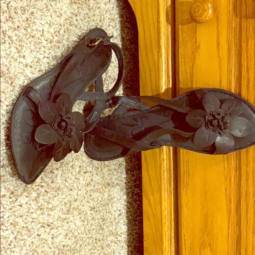 NEW Black BORN FLOWER Sandals.